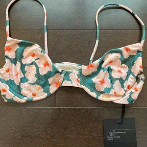 Flawless, NWT Acacia Mahalo Manhattan Bikini Top M